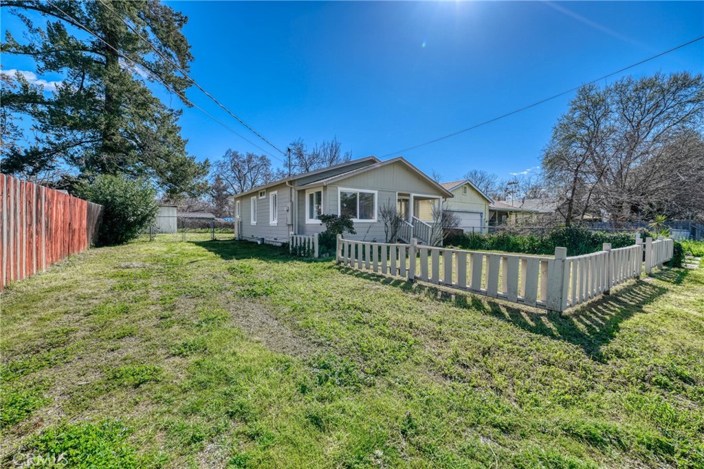 6061 1st Ave, Lucerne, CA 95458