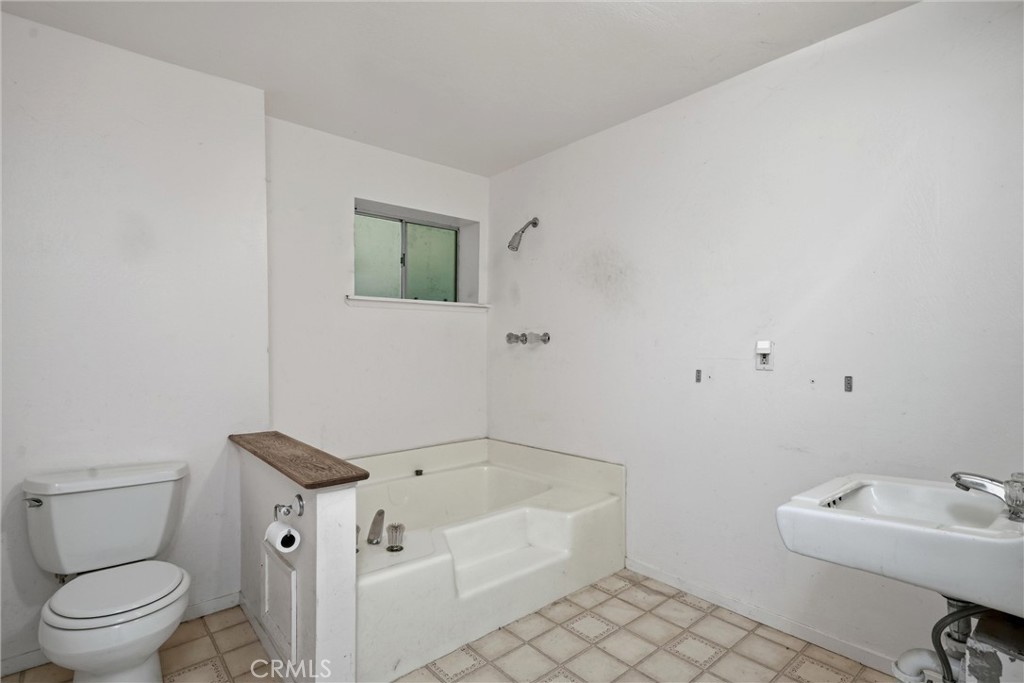 3398 Ogden Rd, Lucerne, CA 95458