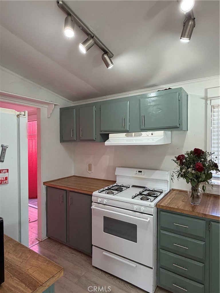 4047 Foothill, Lucerne, CA 95458