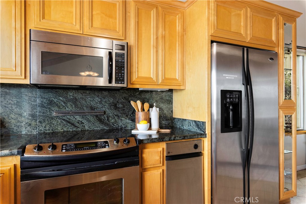 7665 Milos Ct, Lucerne, CA 95458