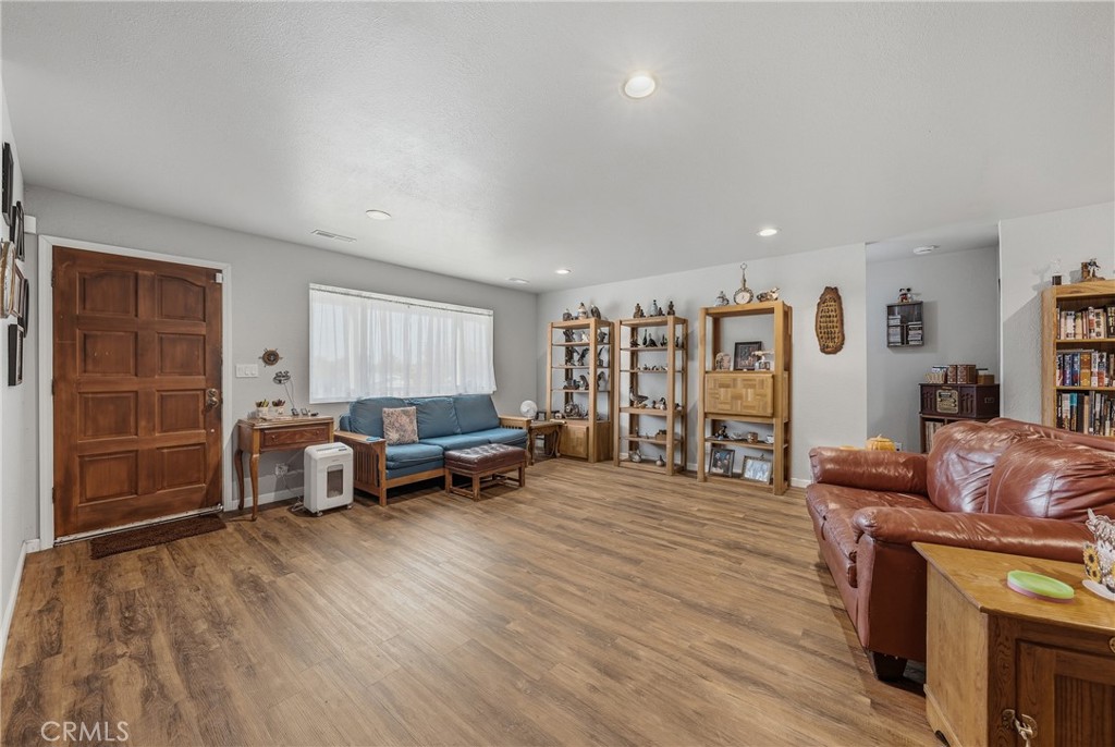 6802 Doris Circle, Lucerne, CA 95458