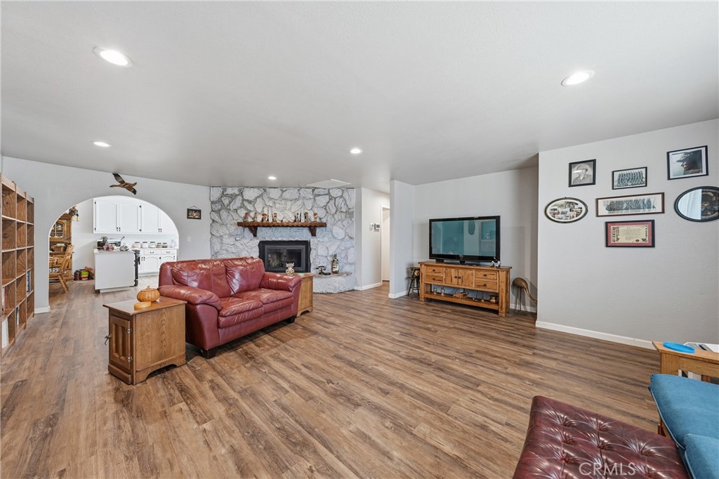 6802 Doris Circle, Lucerne, CA 95458