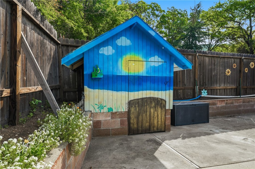 6802 Doris Circle, Lucerne, CA 95458