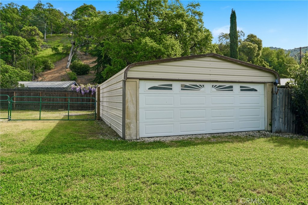 6802 Doris Circle, Lucerne, CA 95458