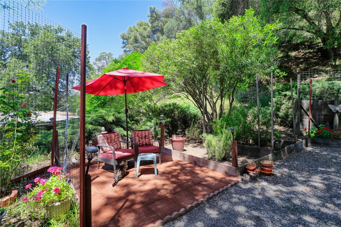 7072 Sonja Lu, Lucerne, CA 95458