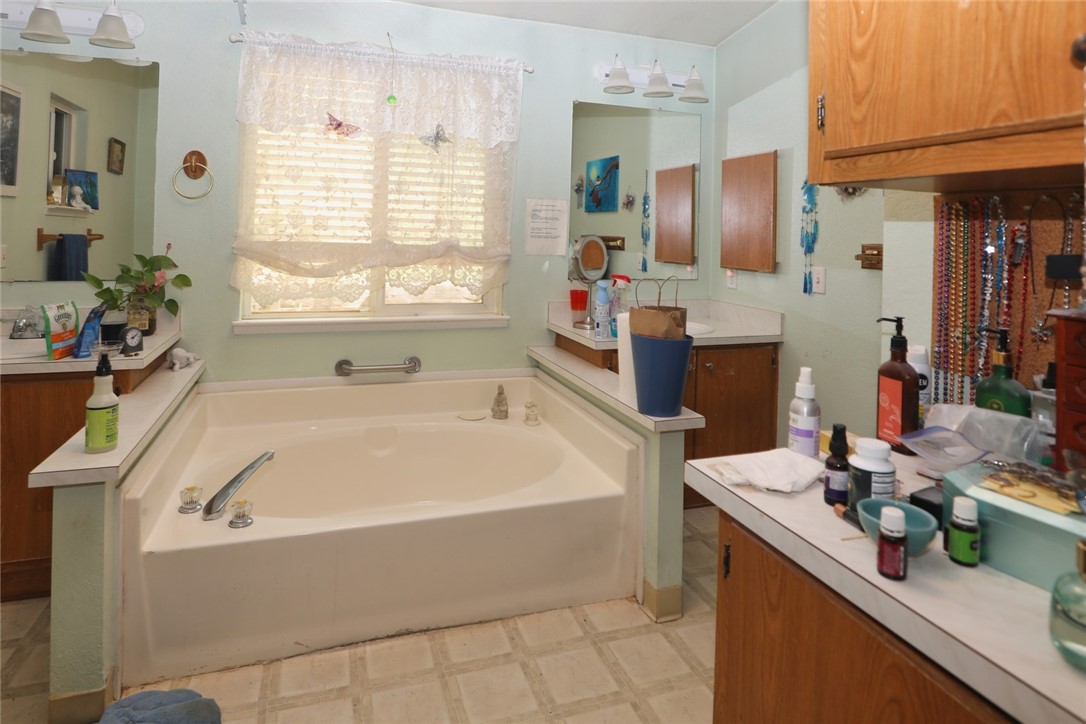 7072 Sonja Lu, Lucerne, CA 95458