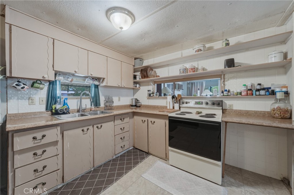 3630 Country Club Ln, Lucerne, CA 95458