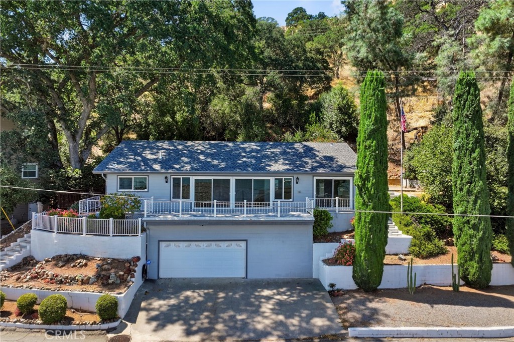 7926 Richard Dr, Lucerne, CA 95458