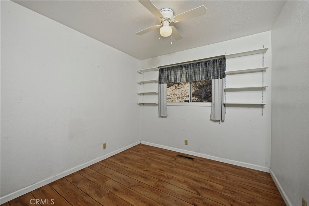 7926 Richard Dr, Lucerne, CA 95458