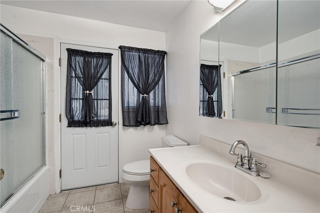 7926 Richard Dr, Lucerne, CA 95458