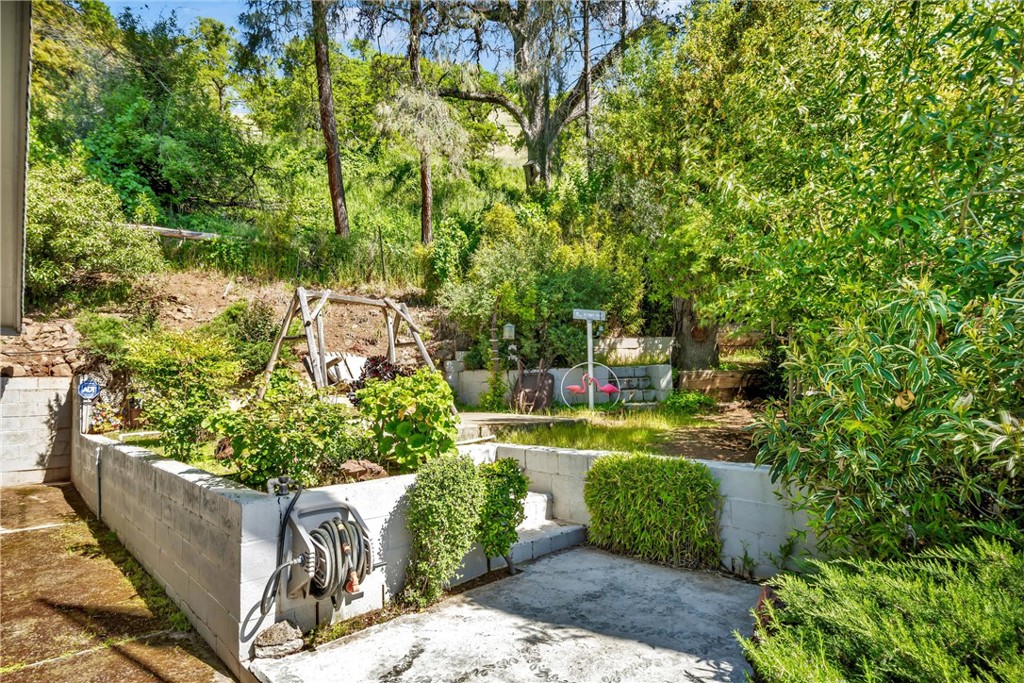 7926 Richard Dr, Lucerne, CA 95458