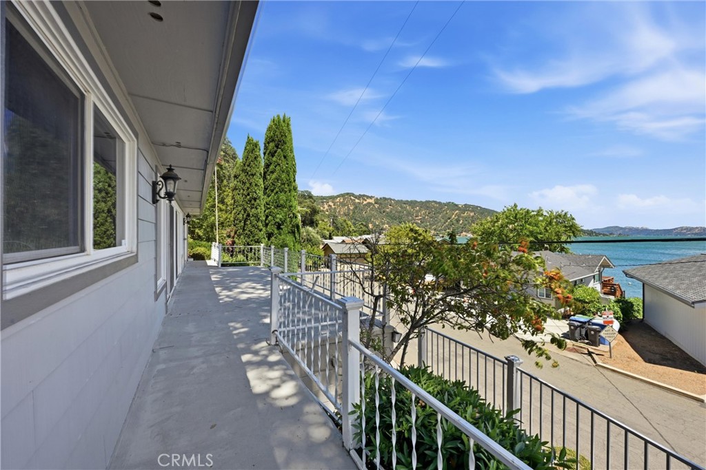 7926 Richard Dr, Lucerne, CA 95458