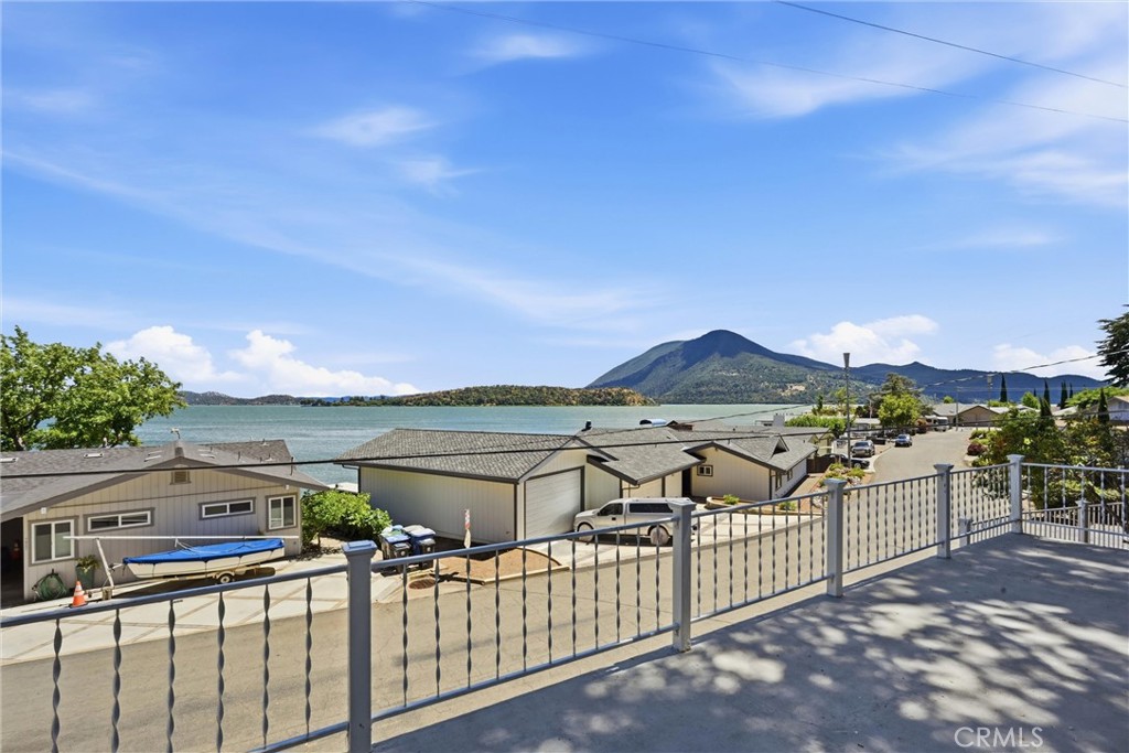 7926 Richard Dr, Lucerne, CA 95458