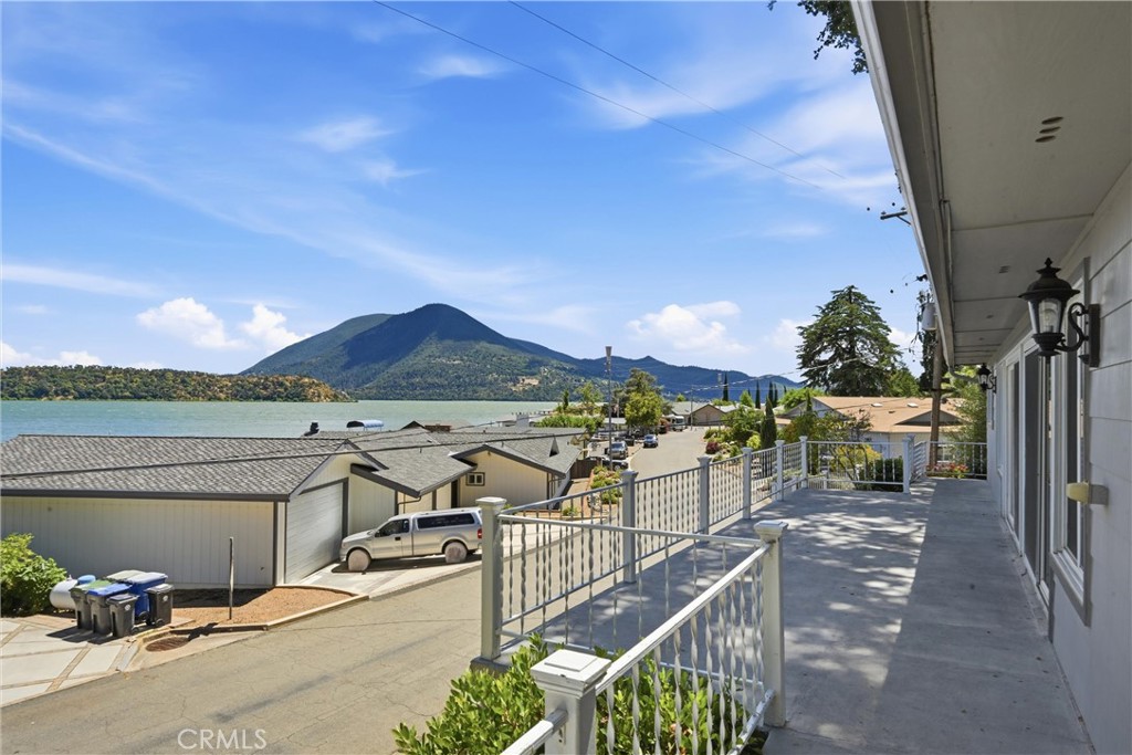7926 Richard Dr, Lucerne, CA 95458