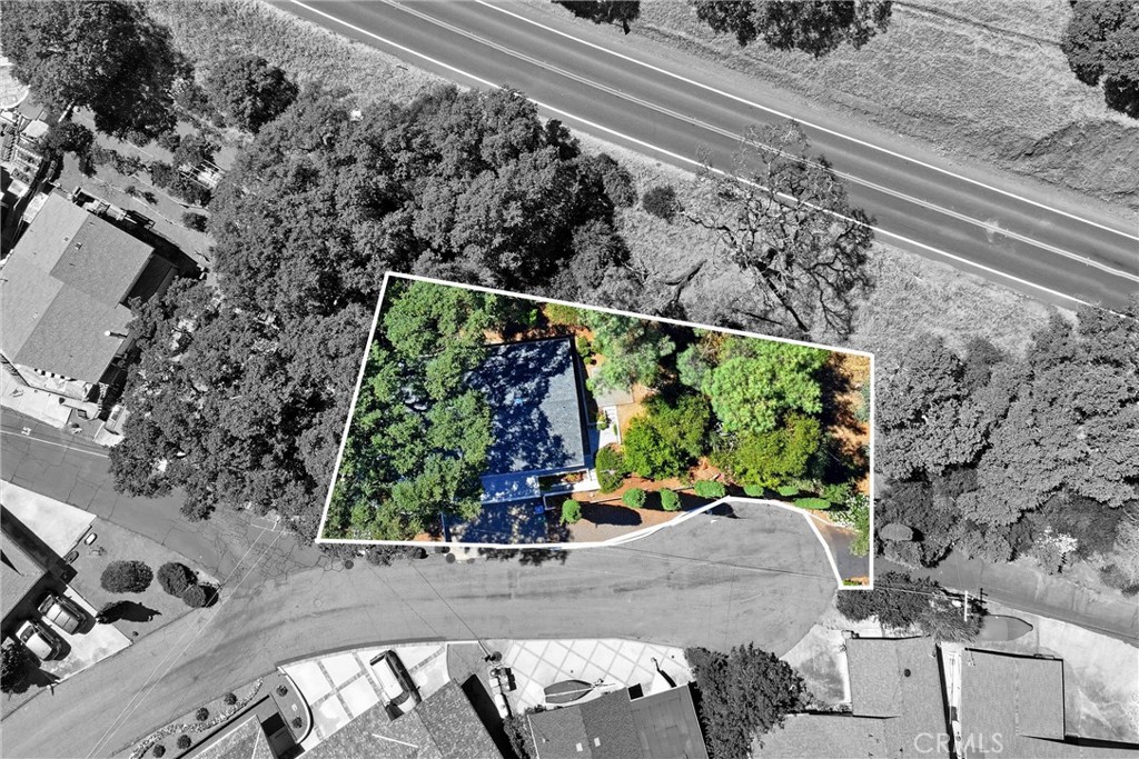 7926 Richard Dr, Lucerne, CA 95458