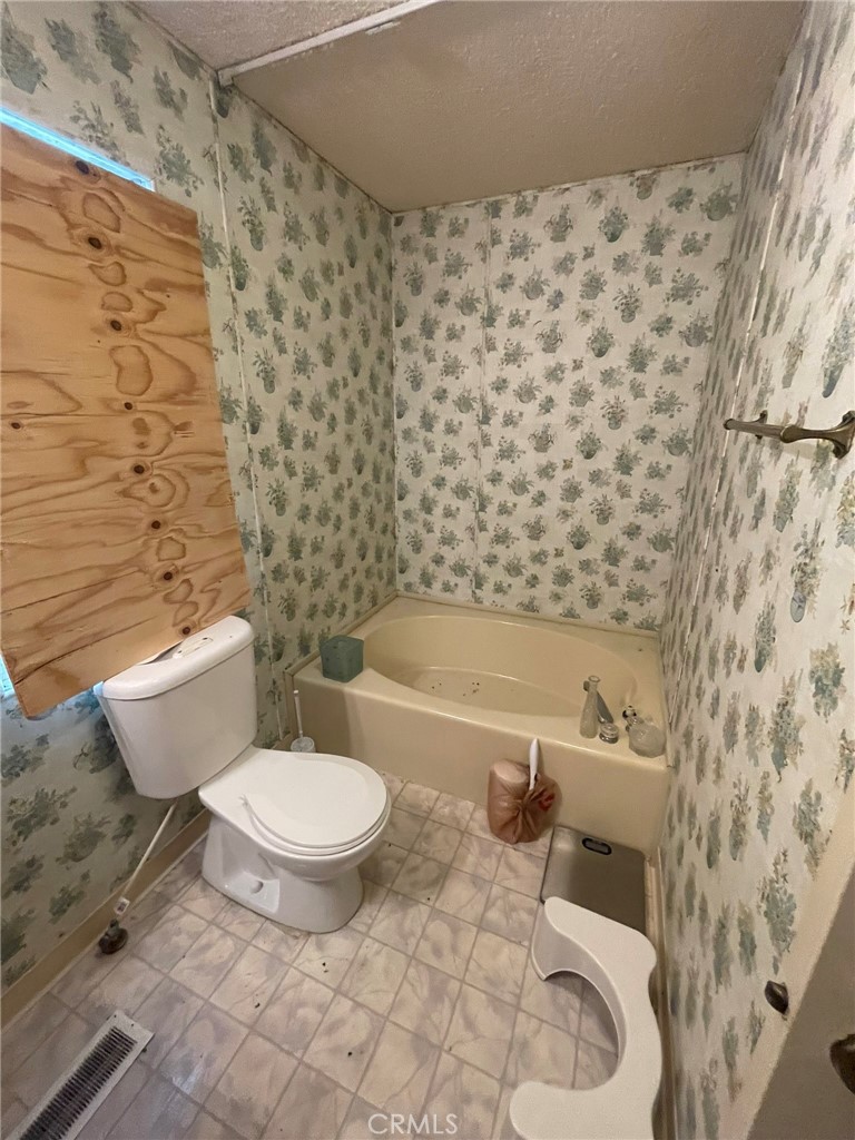 3855 Lakeview, Lucerne, CA 95458