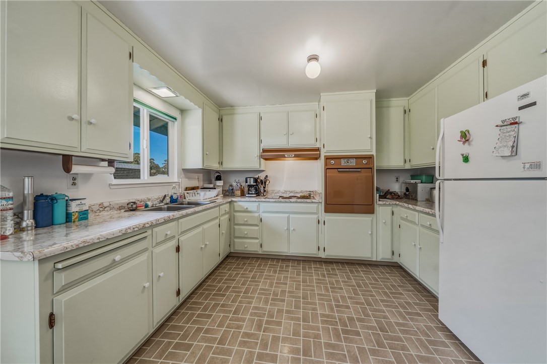 6947 Monte Mar Dr, Lucerne, CA 95458