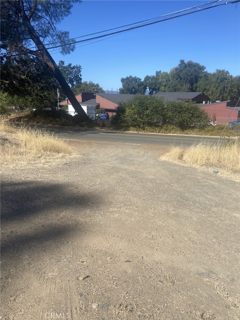 3382 Country Club Dr, Lucerne, CA 95458
