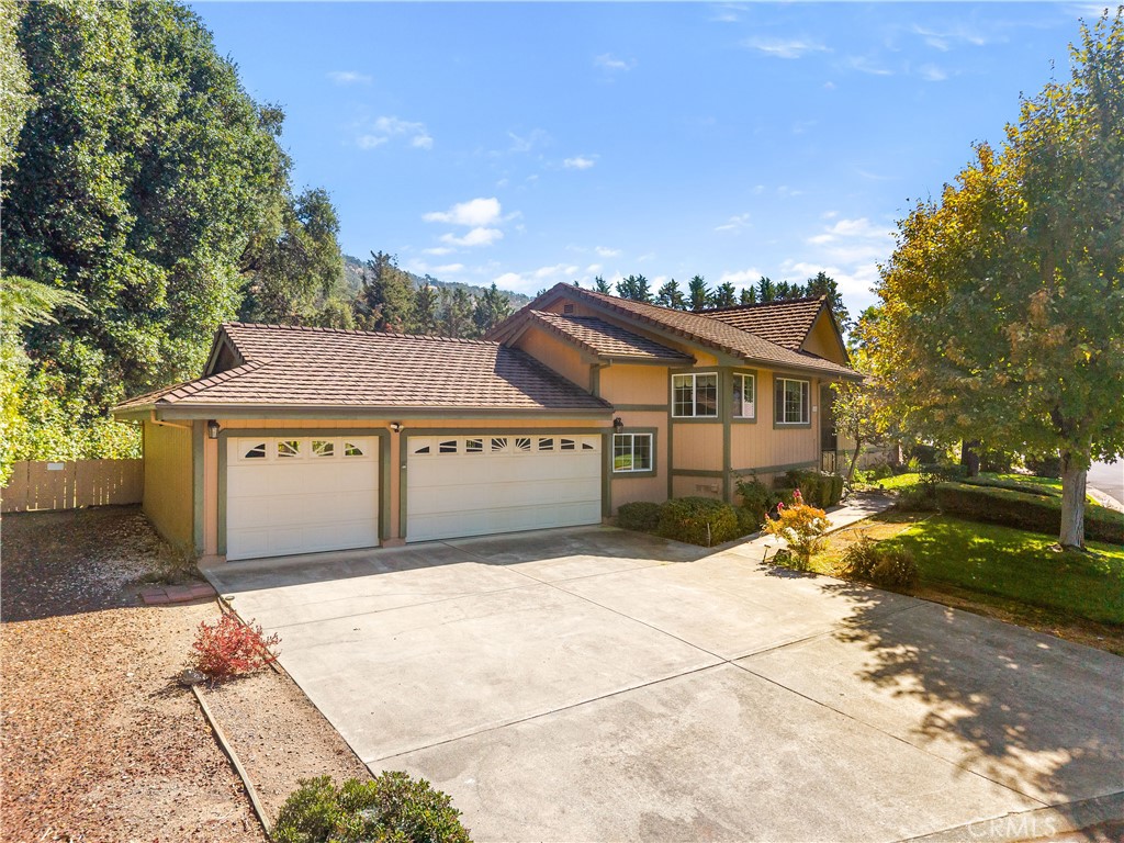 8656 Paradise Valley Blvd, Lucerne, CA 95458