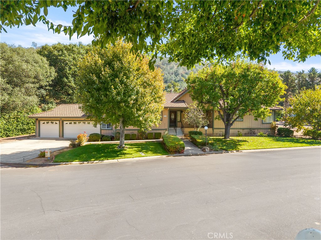 8656 Paradise Valley Blvd, Lucerne, CA 95458