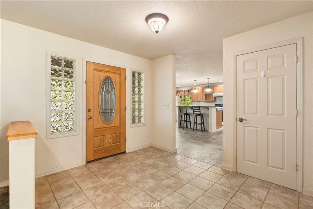 8656 Paradise Valley Blvd, Lucerne, CA 95458