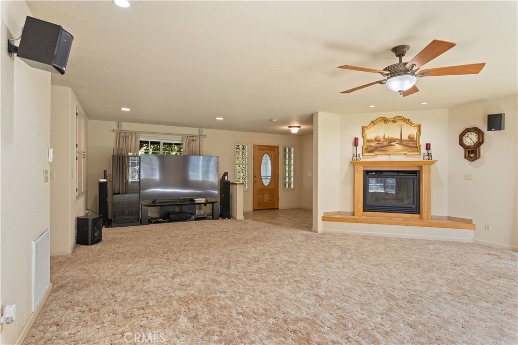 8656 Paradise Valley Blvd, Lucerne, CA 95458