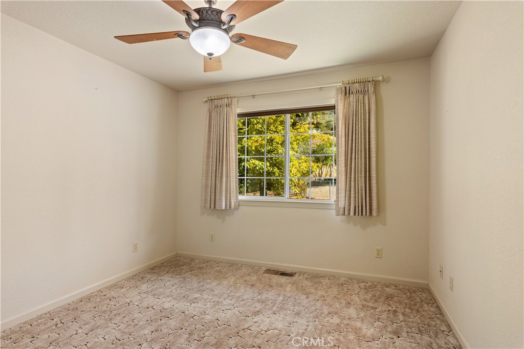 8656 Paradise Valley Blvd, Lucerne, CA 95458
