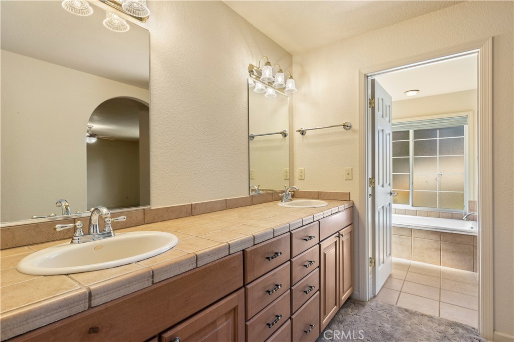 8656 Paradise Valley Blvd, Lucerne, CA 95458