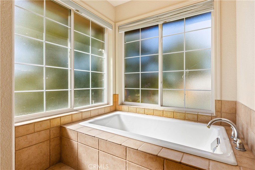 8656 Paradise Valley Blvd, Lucerne, CA 95458