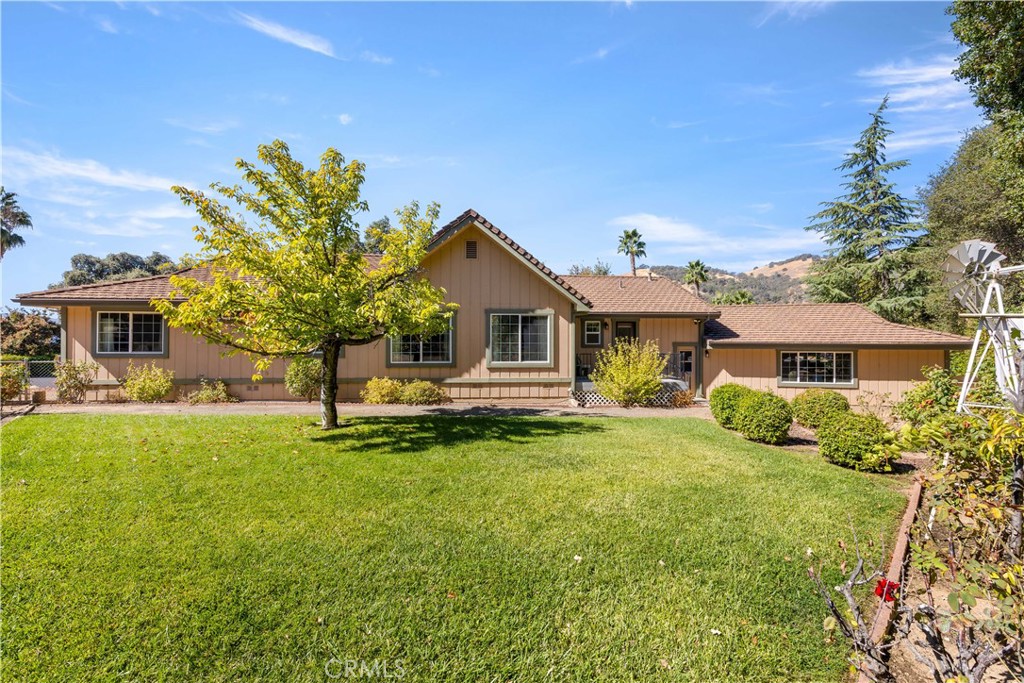 8656 Paradise Valley Blvd, Lucerne, CA 95458