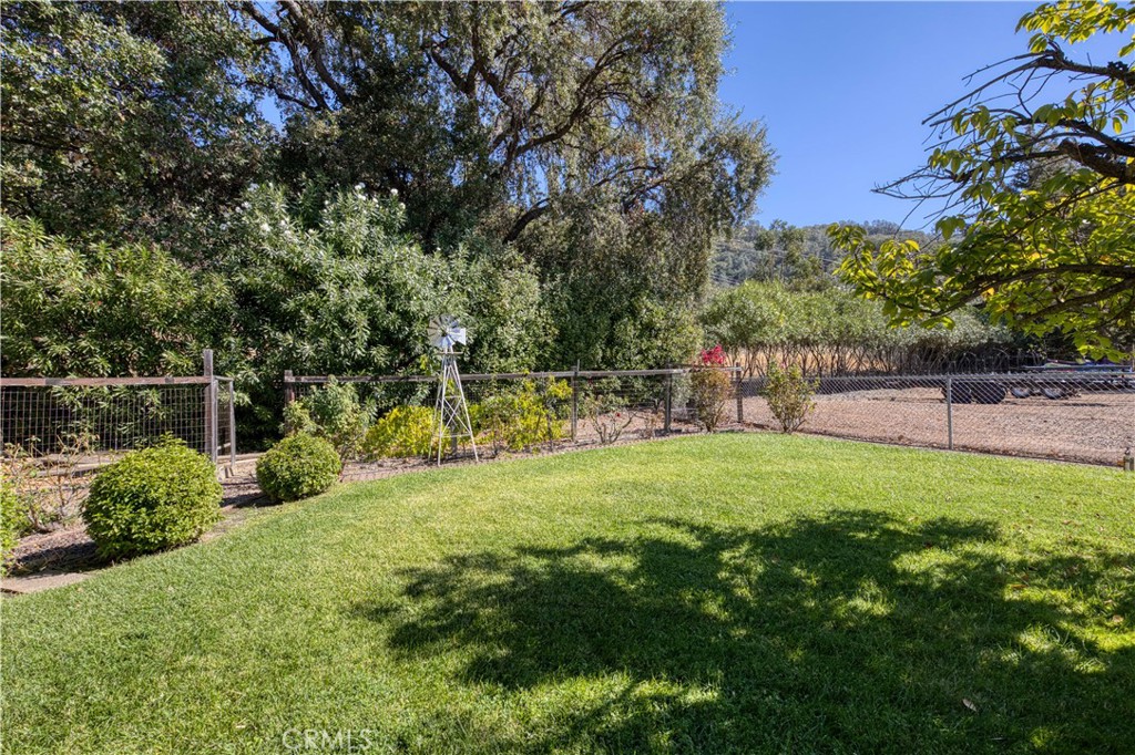 8656 Paradise Valley Blvd, Lucerne, CA 95458