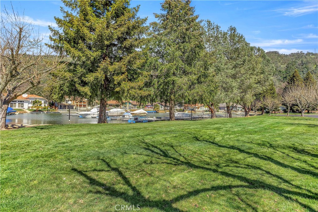 8656 Paradise Valley Blvd, Lucerne, CA 95458