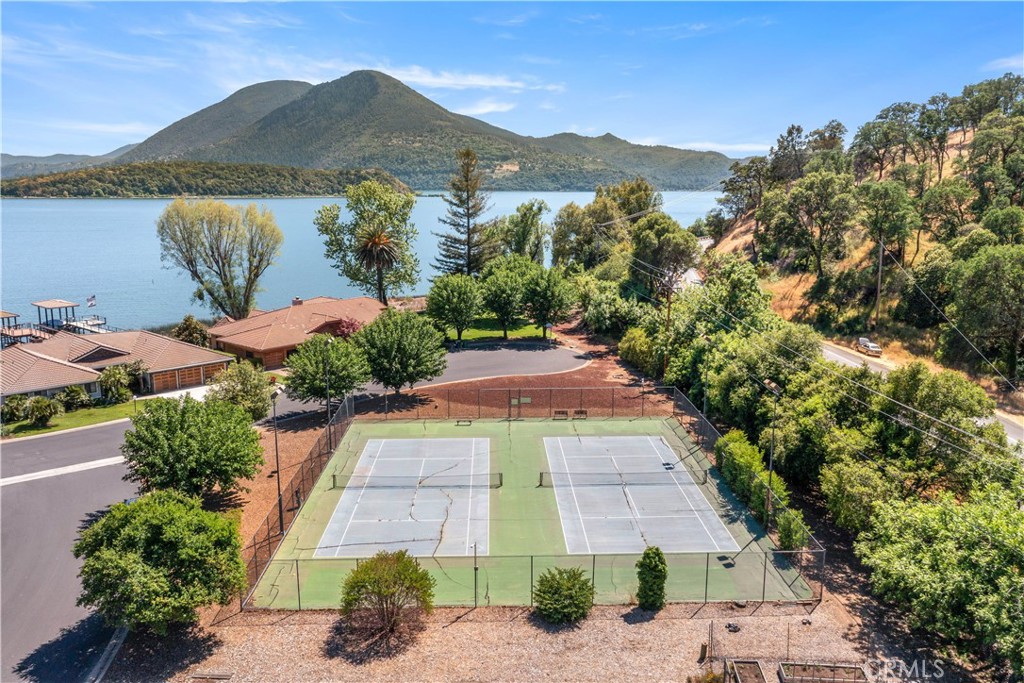 8656 Paradise Valley Blvd, Lucerne, CA 95458