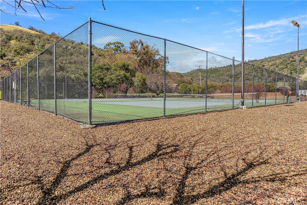 8656 Paradise Valley Blvd, Lucerne, CA 95458