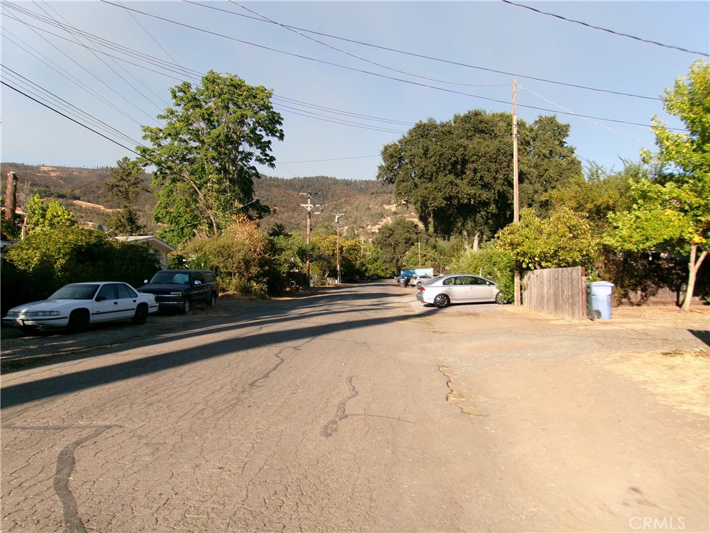 6065 2nd Ave, Lucerne, CA 95458