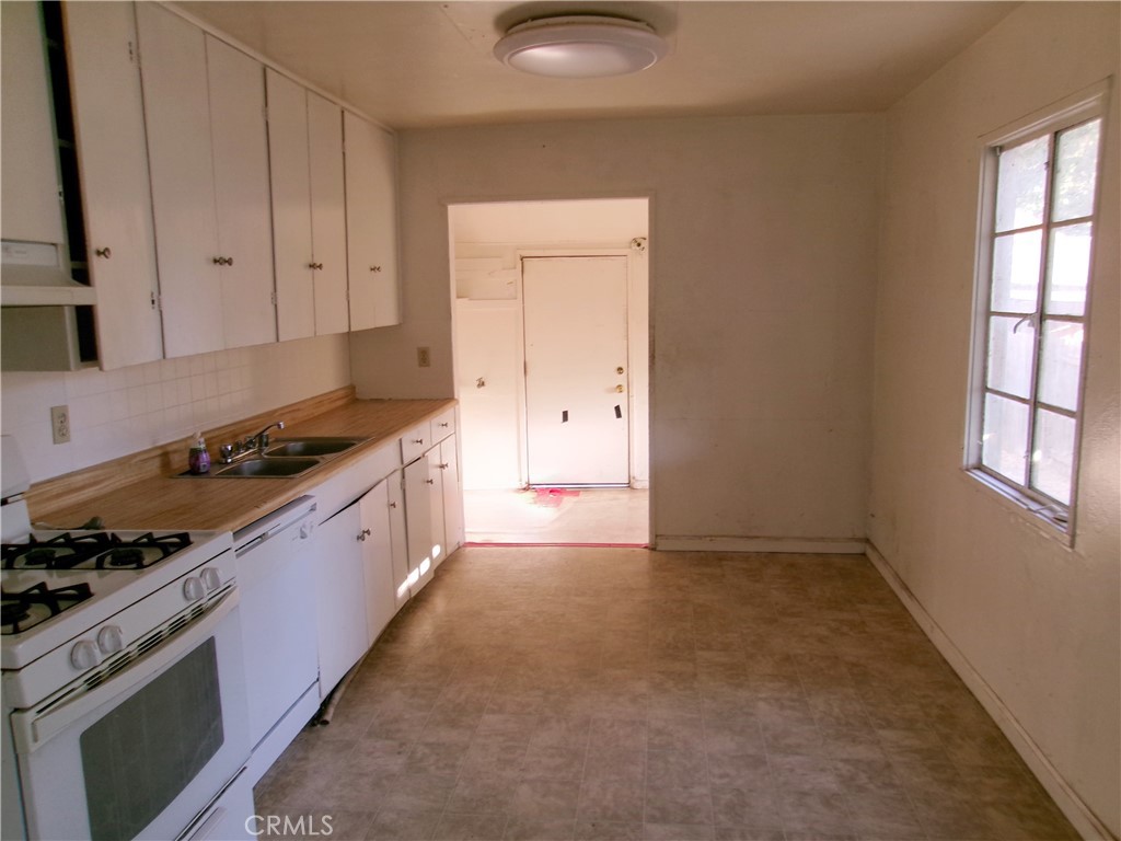 6065 2nd Ave, Lucerne, CA 95458