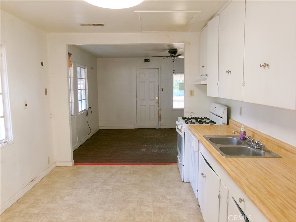 6065 2nd Ave, Lucerne, CA 95458