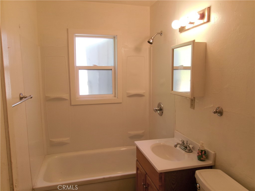 6065 2nd Ave, Lucerne, CA 95458