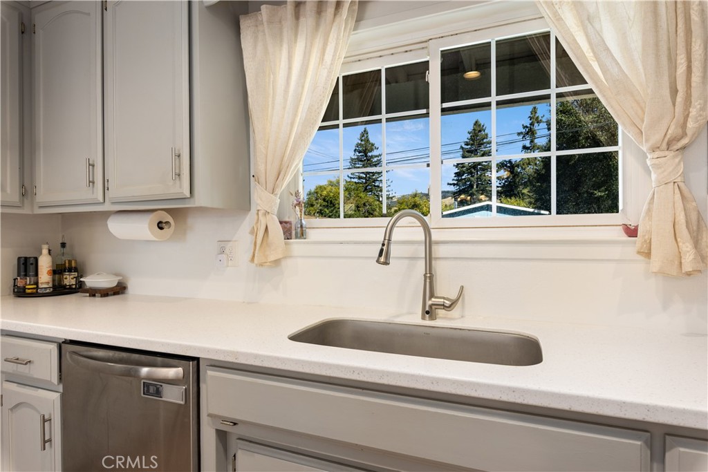 6843 Rosemont Dr, Lucerne, CA 95458