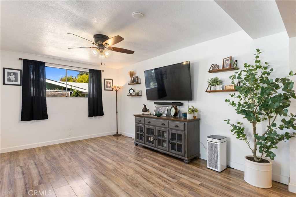 6843 Rosemont Dr, Lucerne, CA 95458