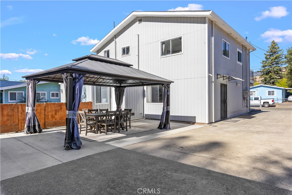 6843 Rosemont Dr, Lucerne, CA 95458