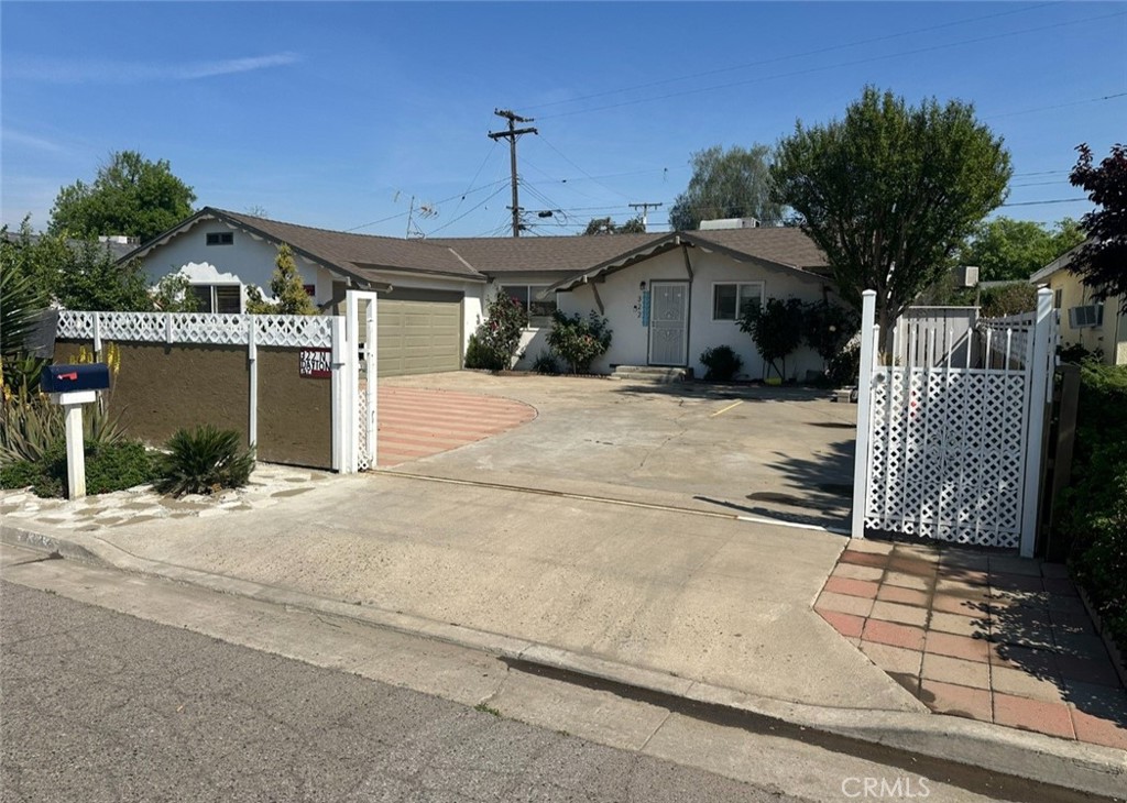 322 N Dayton, Tulare, CA 93274
