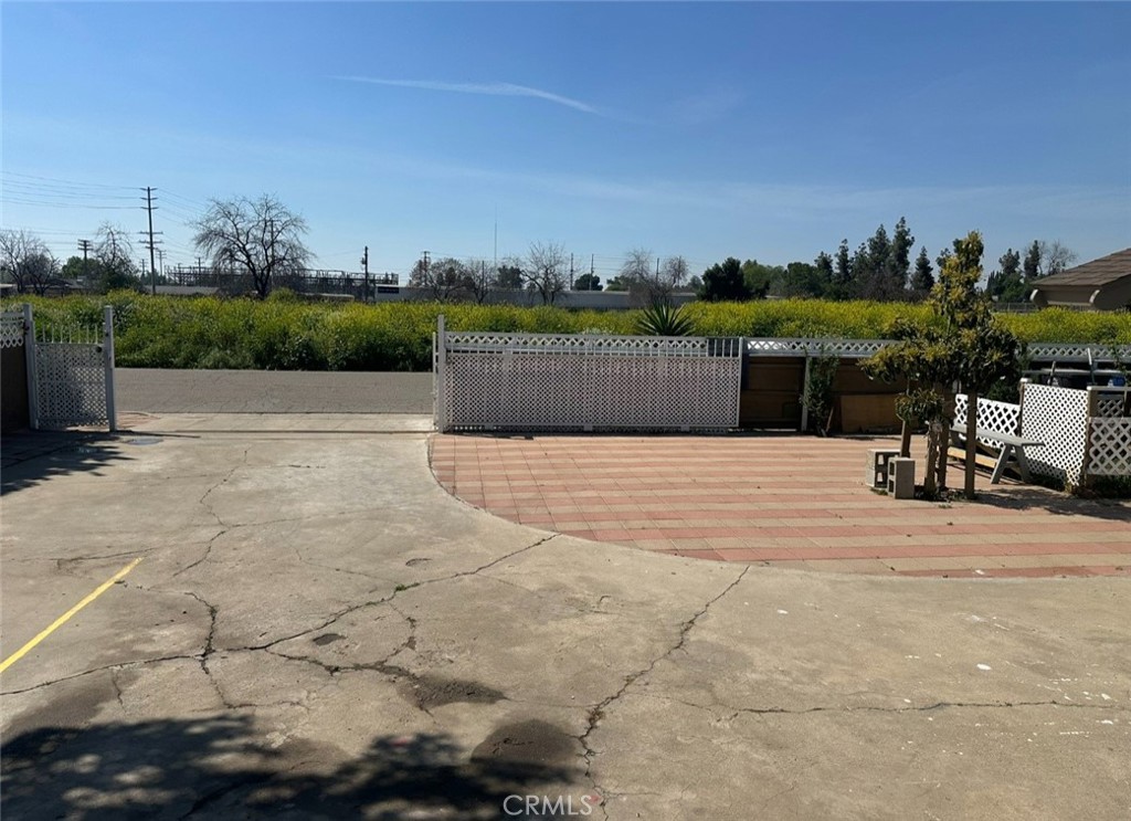 322 N Dayton, Tulare, CA 93274