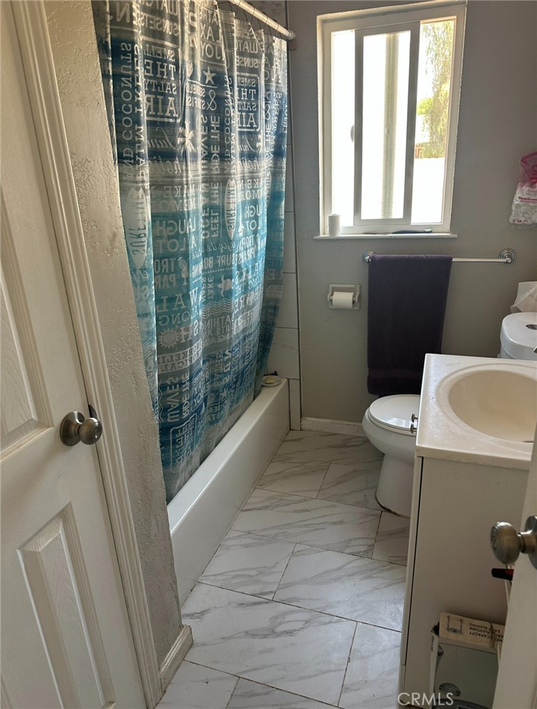 322 N Dayton, Tulare, CA 93274