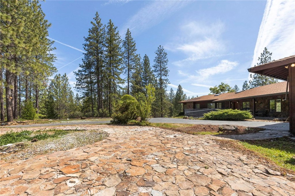 10379 Mcmahon Rd, Coulterville, CA 95311
