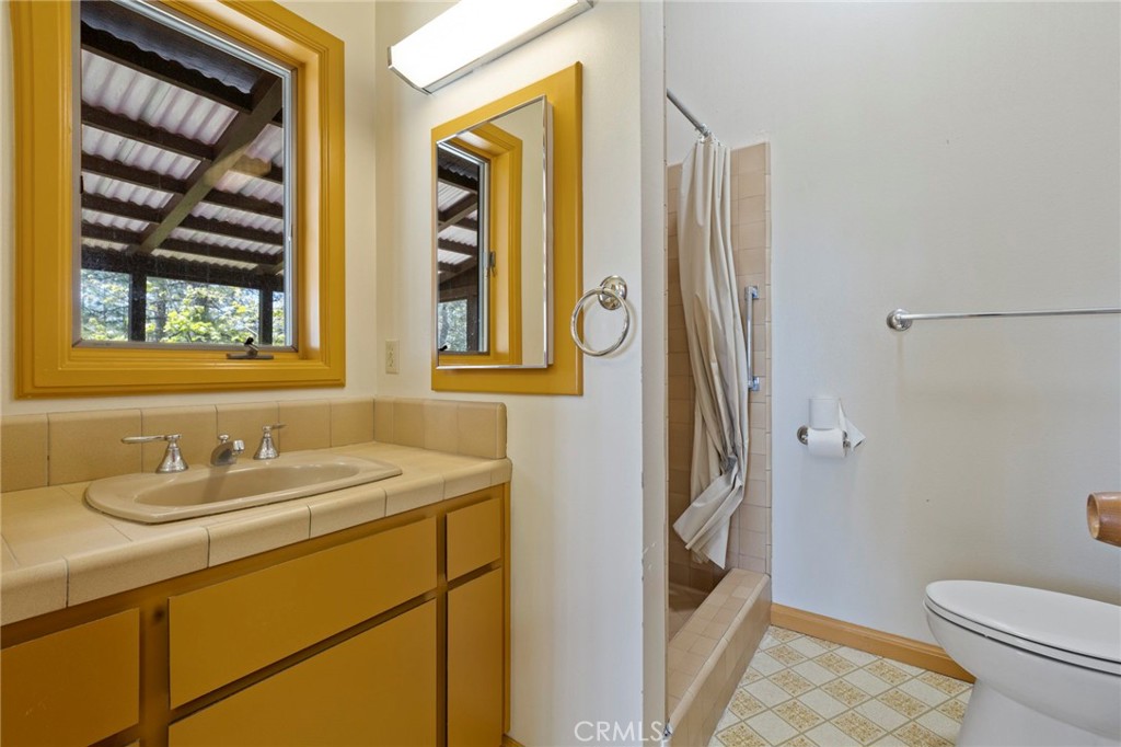 10379 Mcmahon Rd, Coulterville, CA 95311