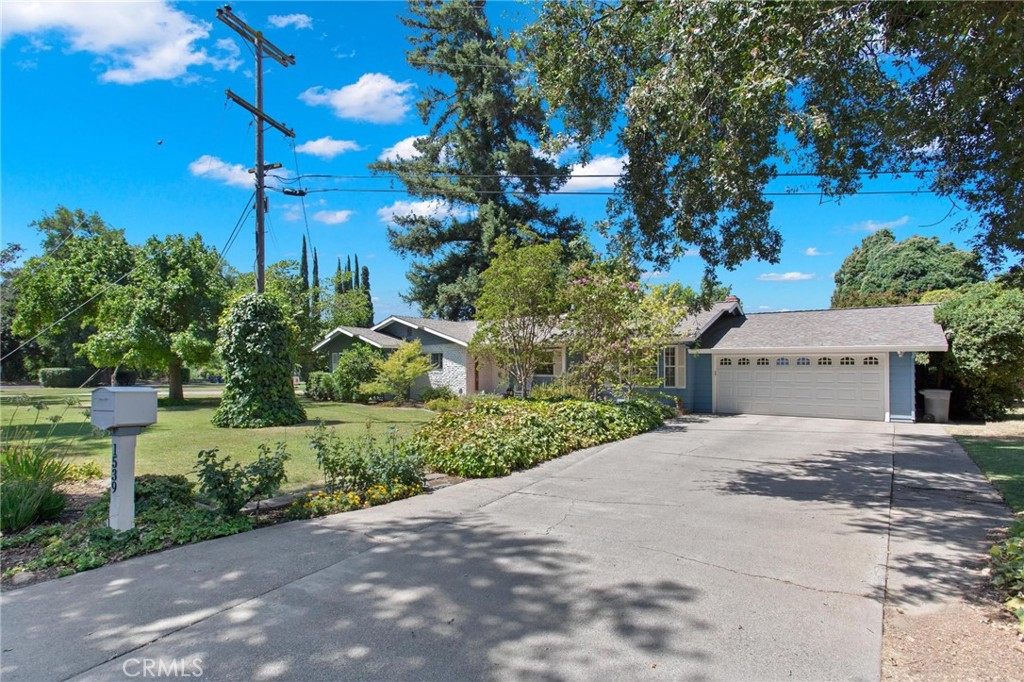 1539 W North Bear Creek Dr, Merced, CA 95348