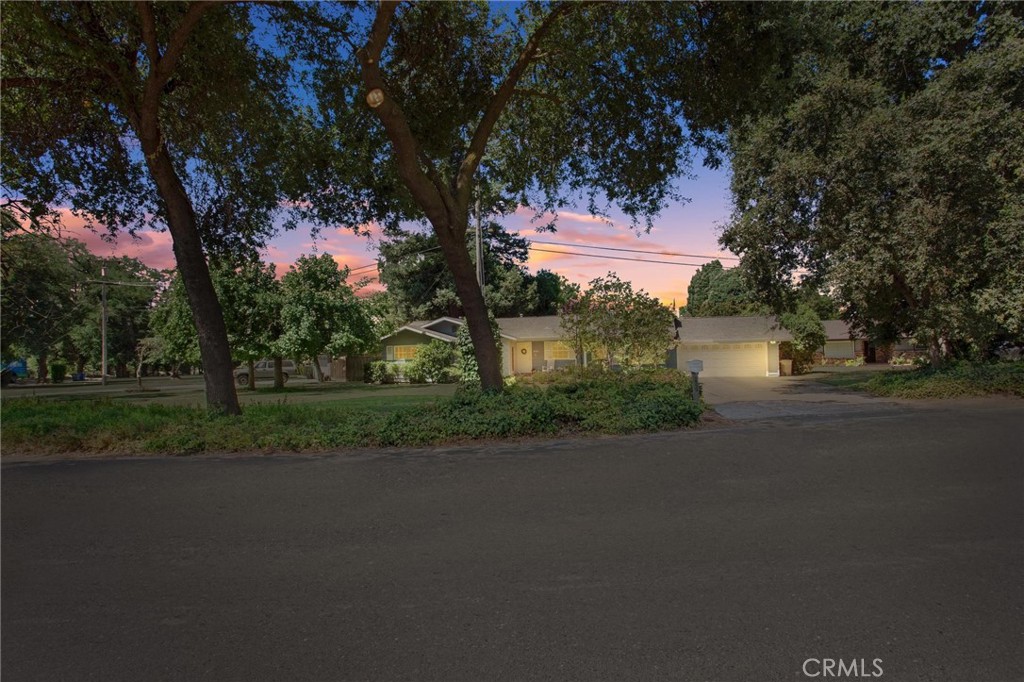 1539 W North Bear Creek Dr, Merced, CA 95348