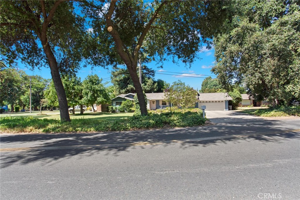 1539 W North Bear Creek Dr, Merced, CA 95348