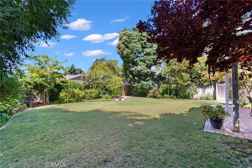 1539 W North Bear Creek Dr, Merced, CA 95348